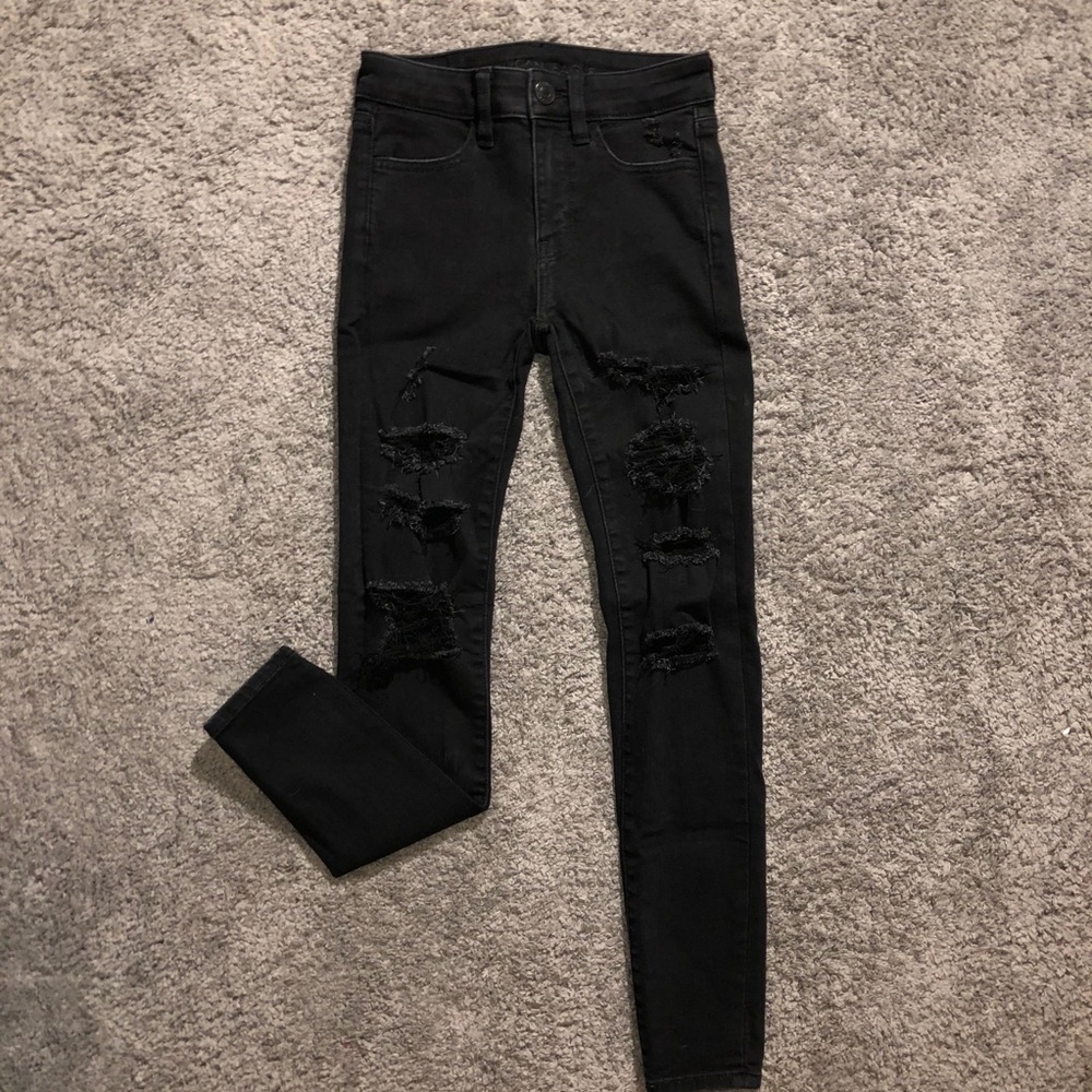 American Eagle Hi-Rise Jegging— Black Ripped Jeans